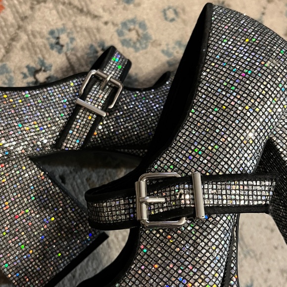 Gianni Bini Silver Disco Mary Jane Block Heels 🪩 - Picture 16 of 17